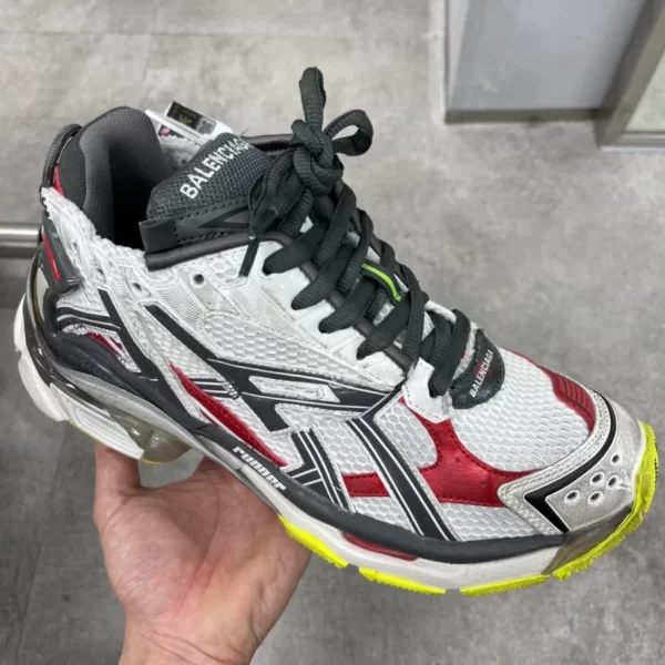 BALENCIAGA RUNNER SNEAKER - BB139