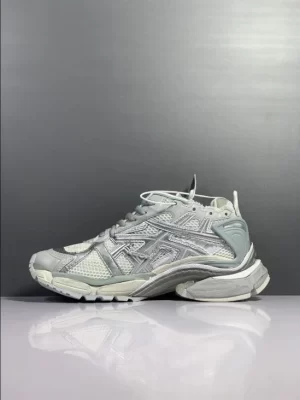 BALENCIAGA RUNNER SNEAKER IN OFF WHITE - BB141