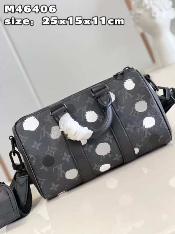 LV X YK BANDOULIÈRE KEEPALL 25 MONOGRAM ECLIPSE CANVAS - WLM560