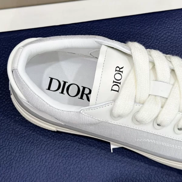 B33 SNEAKER SMOOTH CALFSKIN AND DIOR OBLIQUE JACQUARD - CD157