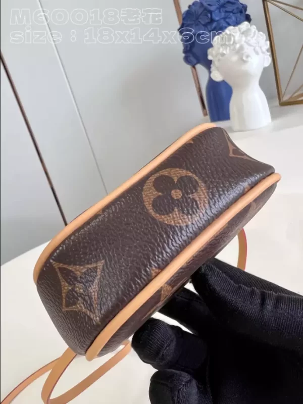 LOUIS VUITTON POCHETTE CANCUN POUCH SHOULDER BAG - WLM599