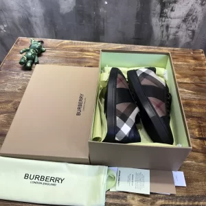 BURBERRY LEATHER AND CHECK COTTON SNEAKERS - BBR124