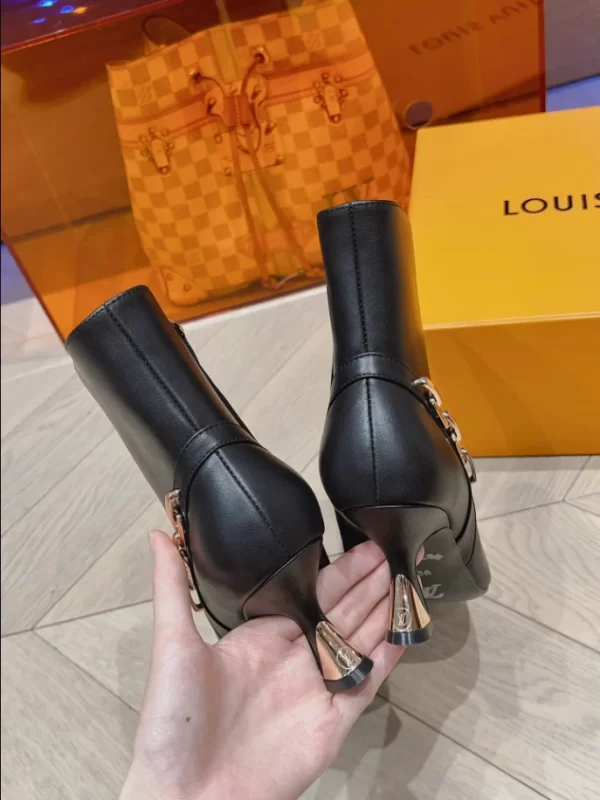 LOUIS VUITTON SPARKLE ANKLE BOOT - WLS001