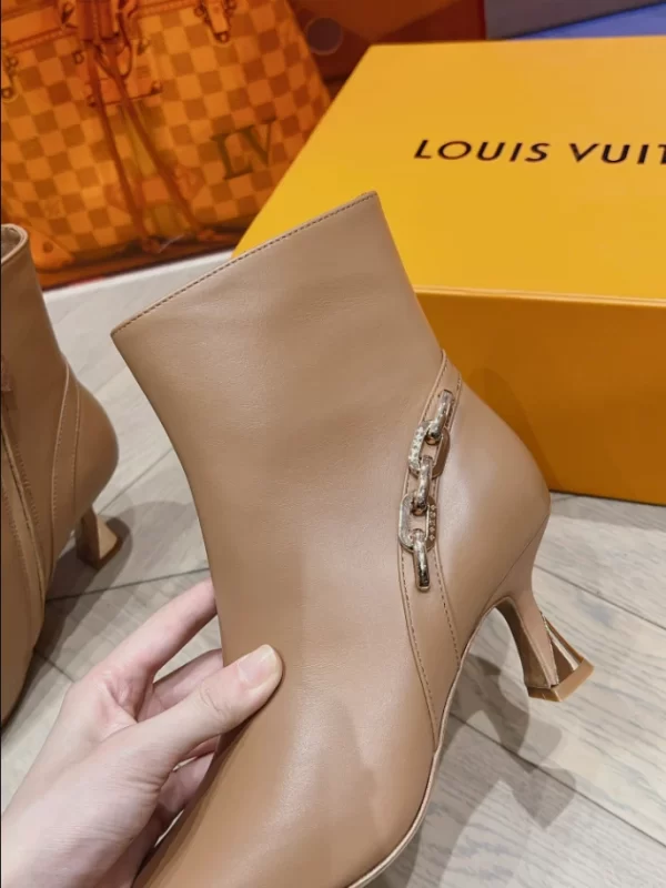 LOUIS VUITTON SPARKLE ANKLE BOOT - WLS002