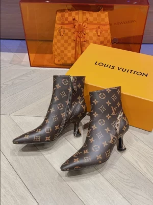 LOUIS VUITTON SPARKLE ANKLE BOOT - WLS004