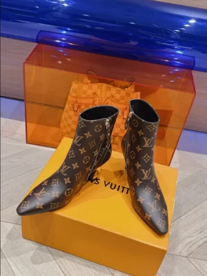 LOUIS VUITTON SPARKLE ANKLE BOOT - WLS004