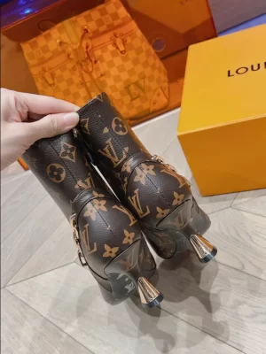 LOUIS VUITTON SPARKLE ANKLE BOOT - WLS004