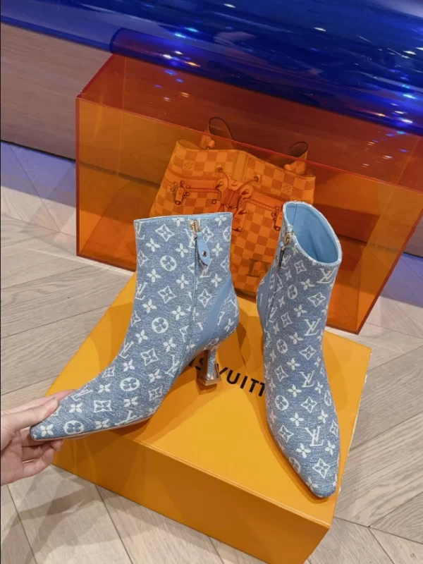 LOUIS VUITTON SPARKLE ANKLE BOOT - WLS005