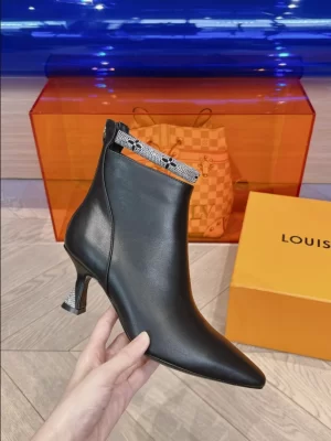 LOUIS VUITTON SPARKLE ANKLE BOOT - WLS006