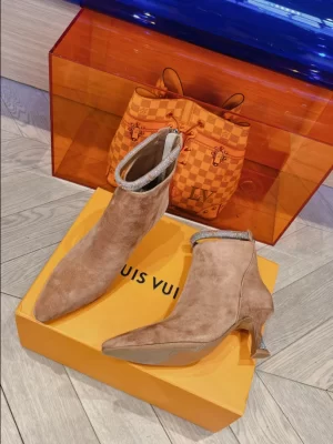 LOUIS VUITTON SPARKLE ANKLE BOOT - WLS007