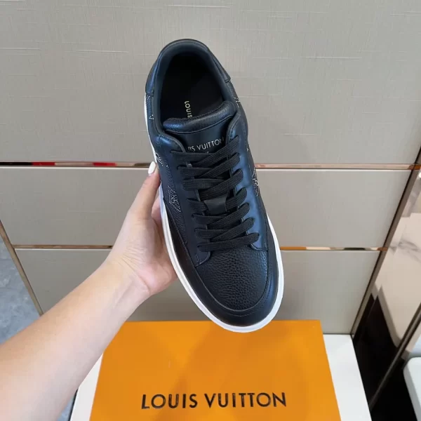 LV BEVERLY HILLS SNEAKER – LSVT304