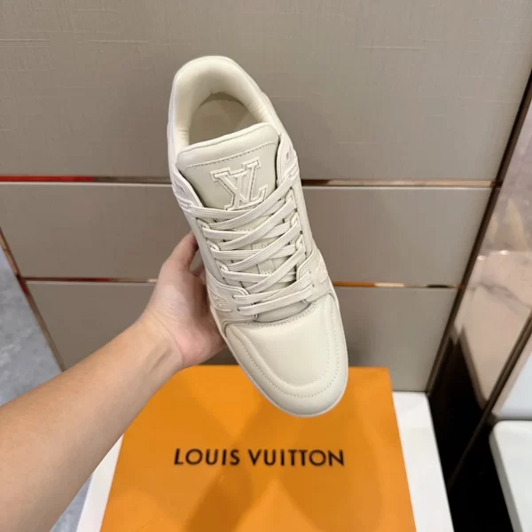 LV LV TRAINER SNEAKER