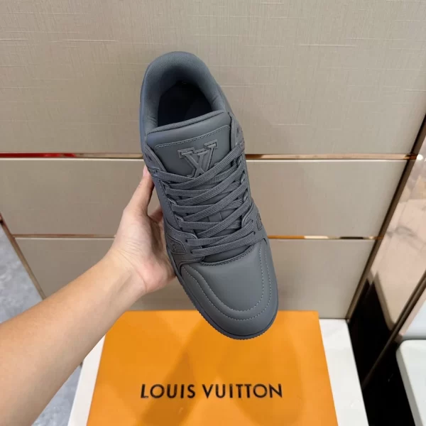 LV LV TRAINER SNEAKER – LSVT313