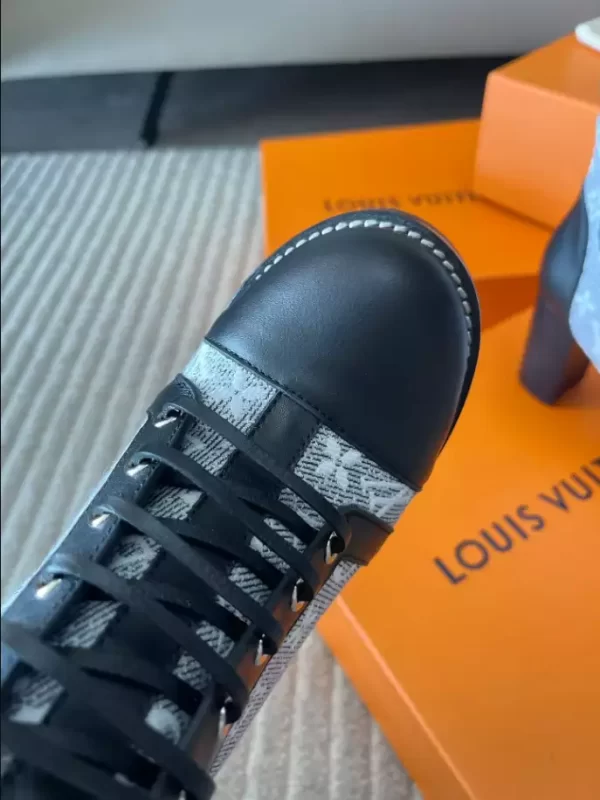 LV STAR TRAIL ANKLE BOOT - WLS038