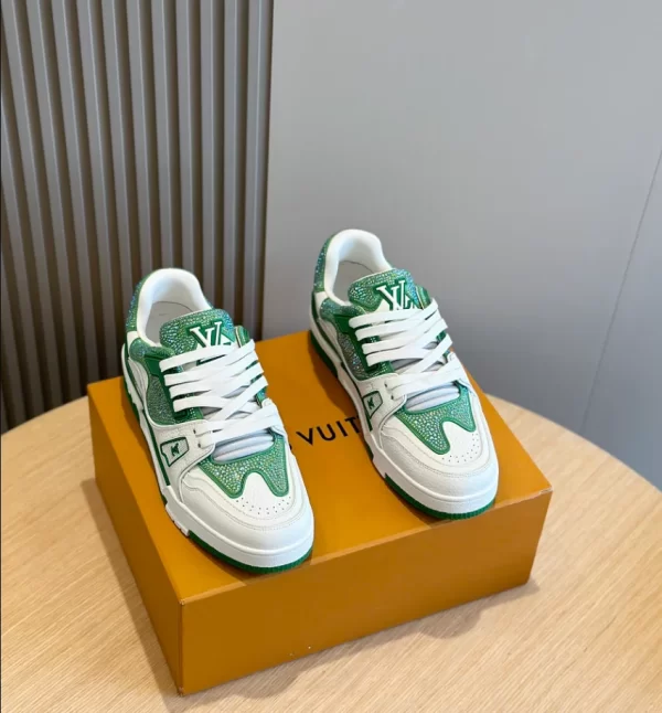 LOUIS VUITTON SNEAKER – LSVT326