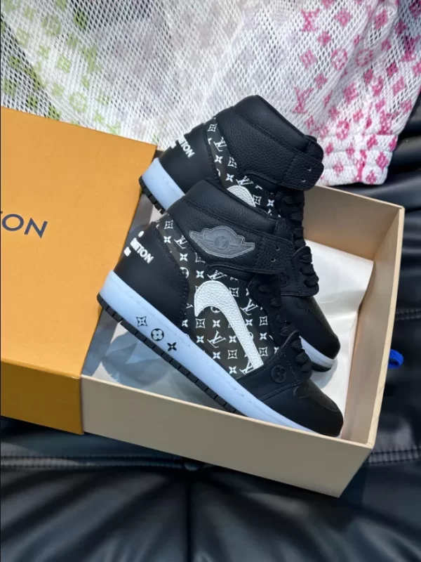 LOUIS VUITTON X NIKE TRAINER SNEAKER – LSVT335