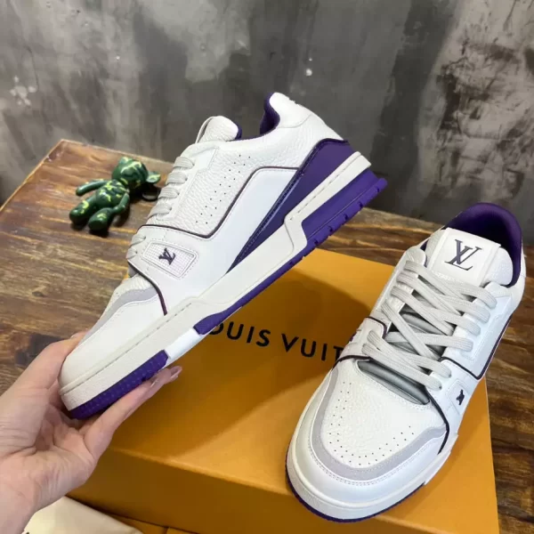 LV TRAINER SNEAKER – LSVT322