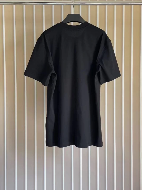 Givenchy T-shirt - GVS44