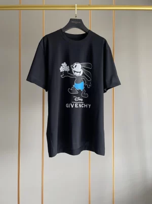 Givenchy T-shirt - GVS73