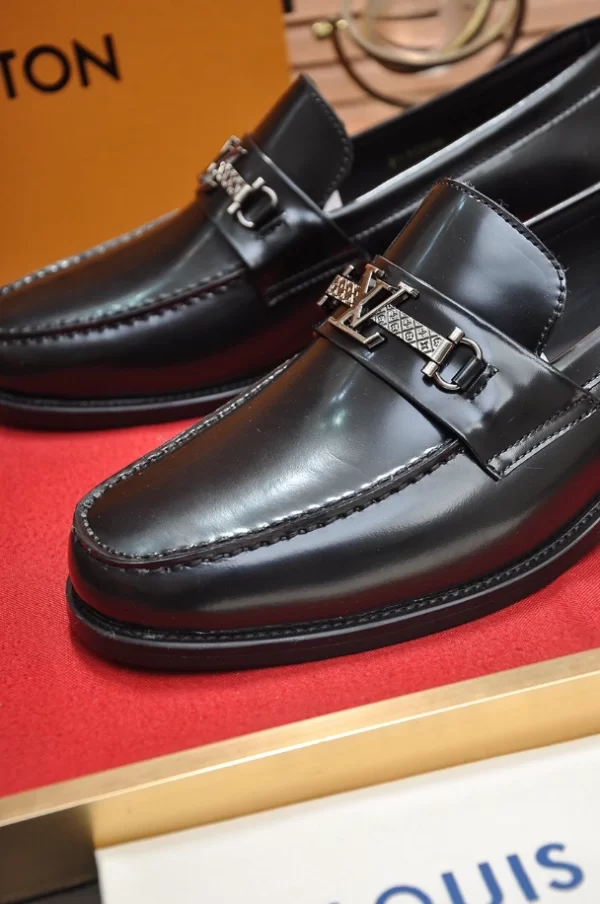 Louis Vuitton Loafers - LLV50