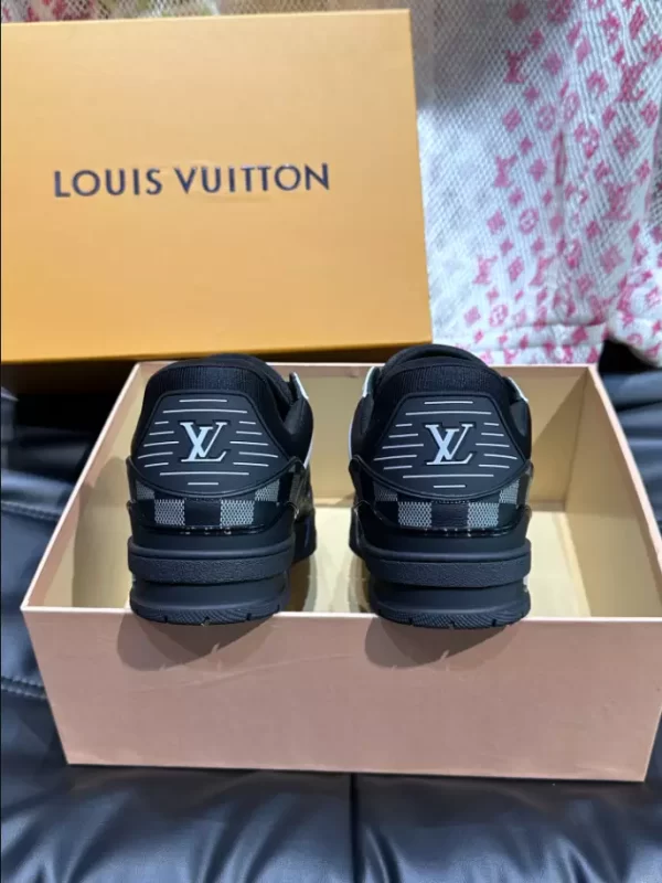 LV TRAINER SNEAKER – LSVT345