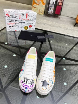 CHRISTIAN LOUBOUTIN LOW TOP SNEAKER - CL152