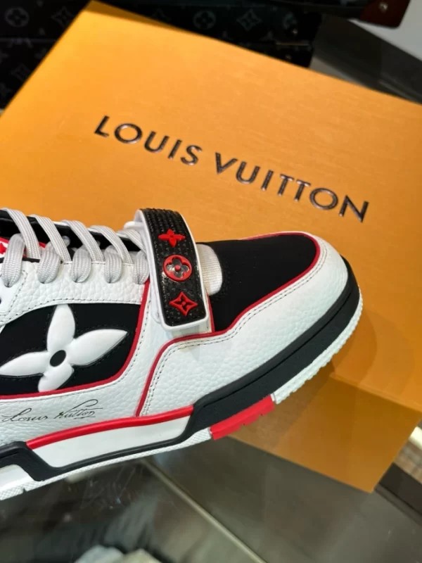 LOUIS VUITTON TRAINER SNEAKERS – LSVT356