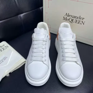 ALEXANDER MCQUEEN MEN'S OVERSIZED SNEAKER - AM34