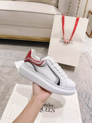 ALEXANDER MCQUEEN OVERSIZED SNEAKER - AM58