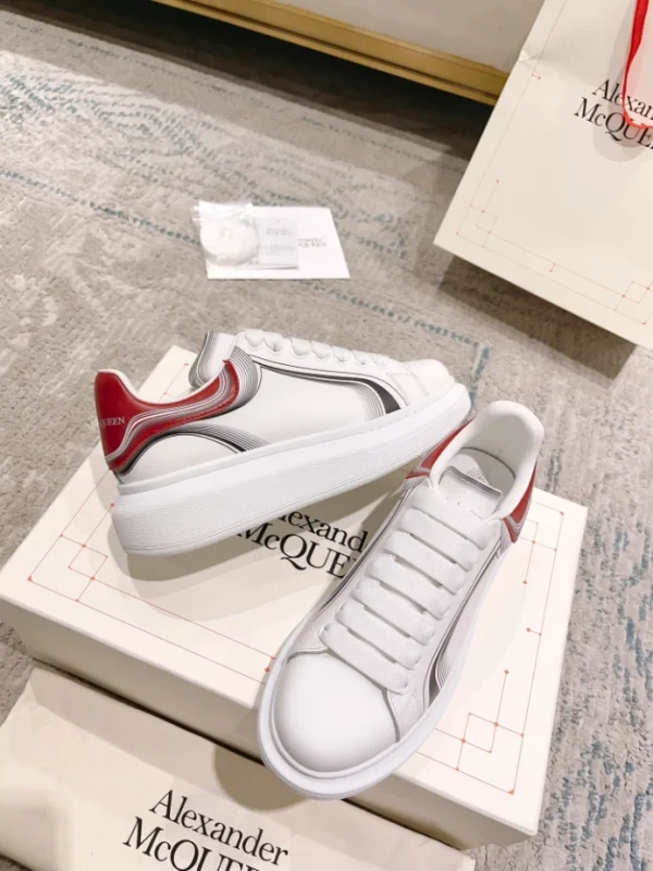 ALEXANDER MCQUEEN OVERSIZED SNEAKER - AM58