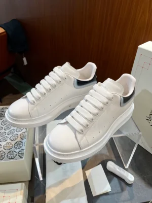 ALEXANDER MCQUEEN OVERSIZED SNEAKER - AM61