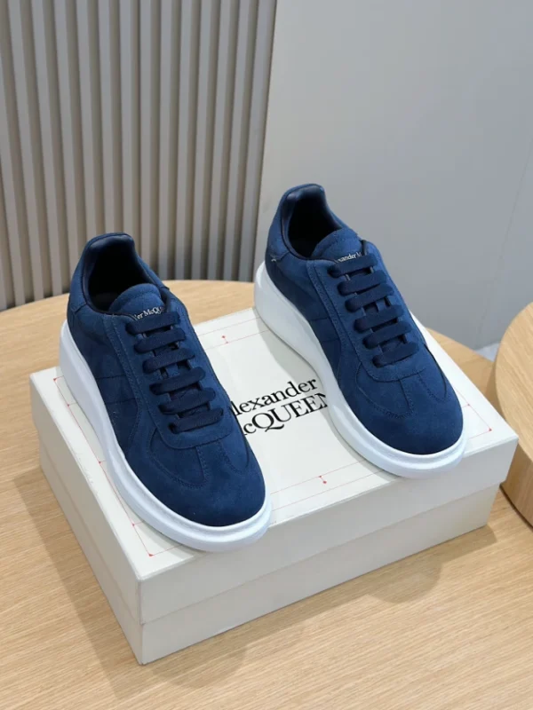 ALEXANDER MCQUEEN RETRO OVERSIZED SNEAKER - AM68