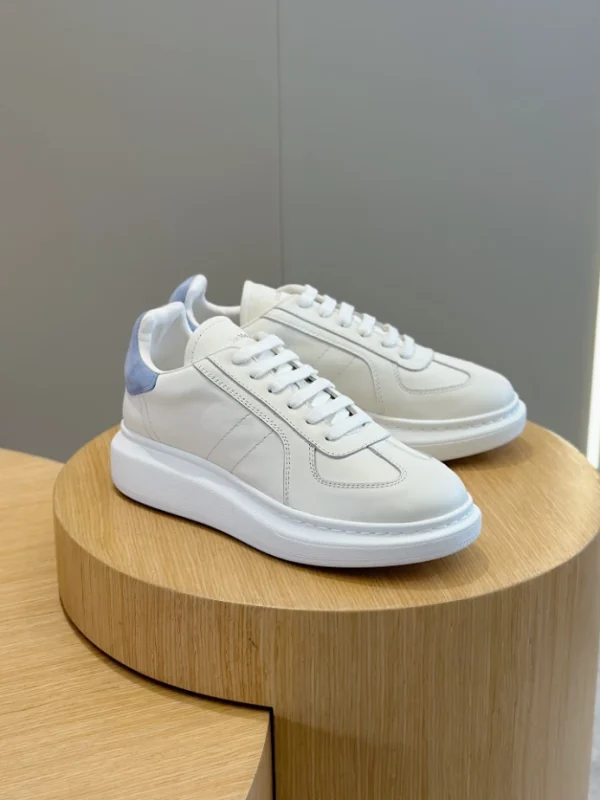 ALEXANDER MCQUEEN RETRO OVERSIZED SNEAKER - AM70