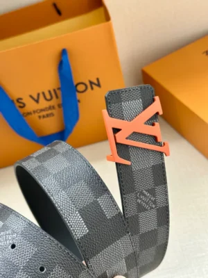LOUIS VUITTON BELT - B0317