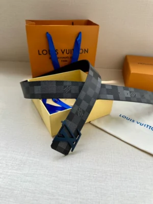 LOUIS VUITTON BELT - B0319