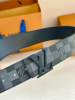 LOUIS VUITTON BELT - B0321