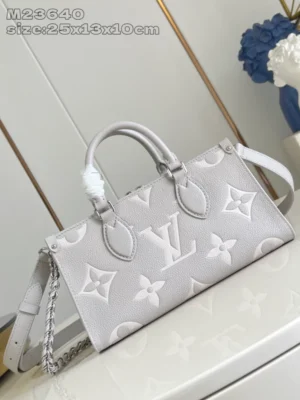LOUIS VUITTON ONTHEGO EAST WEST - WLM617