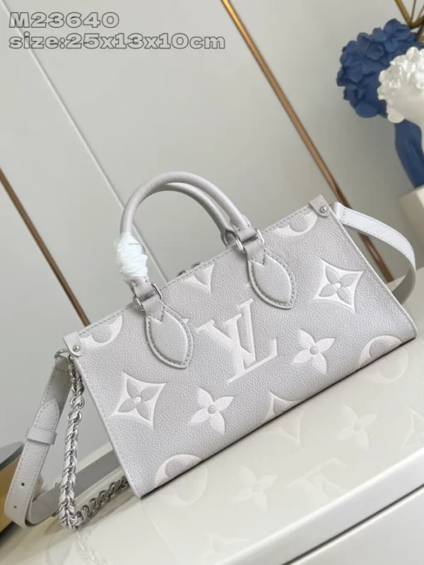 LOUIS VUITTON ONTHEGO EAST WEST - WLM617